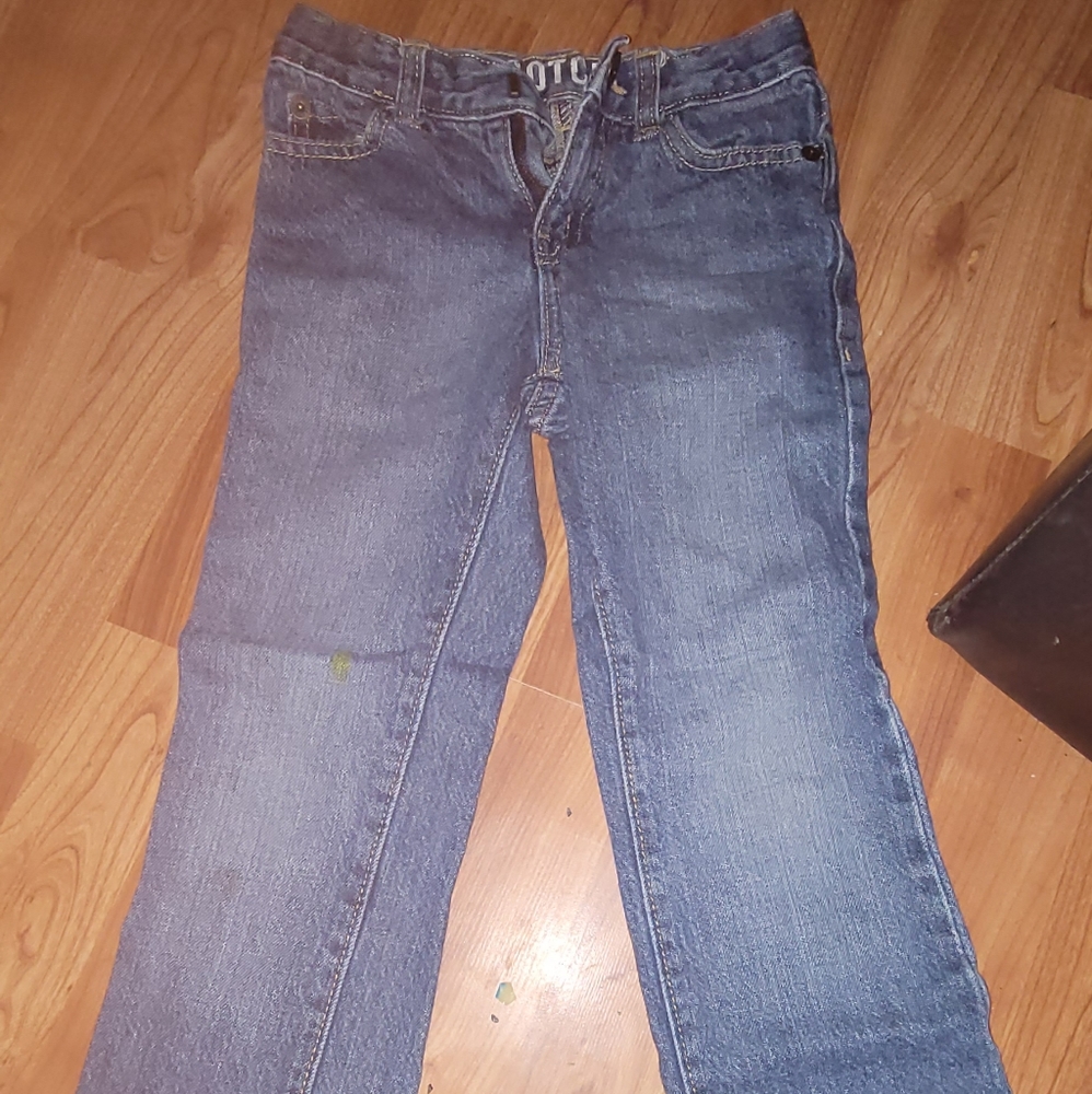 Boys size 6 Crazy 8 jeans.
